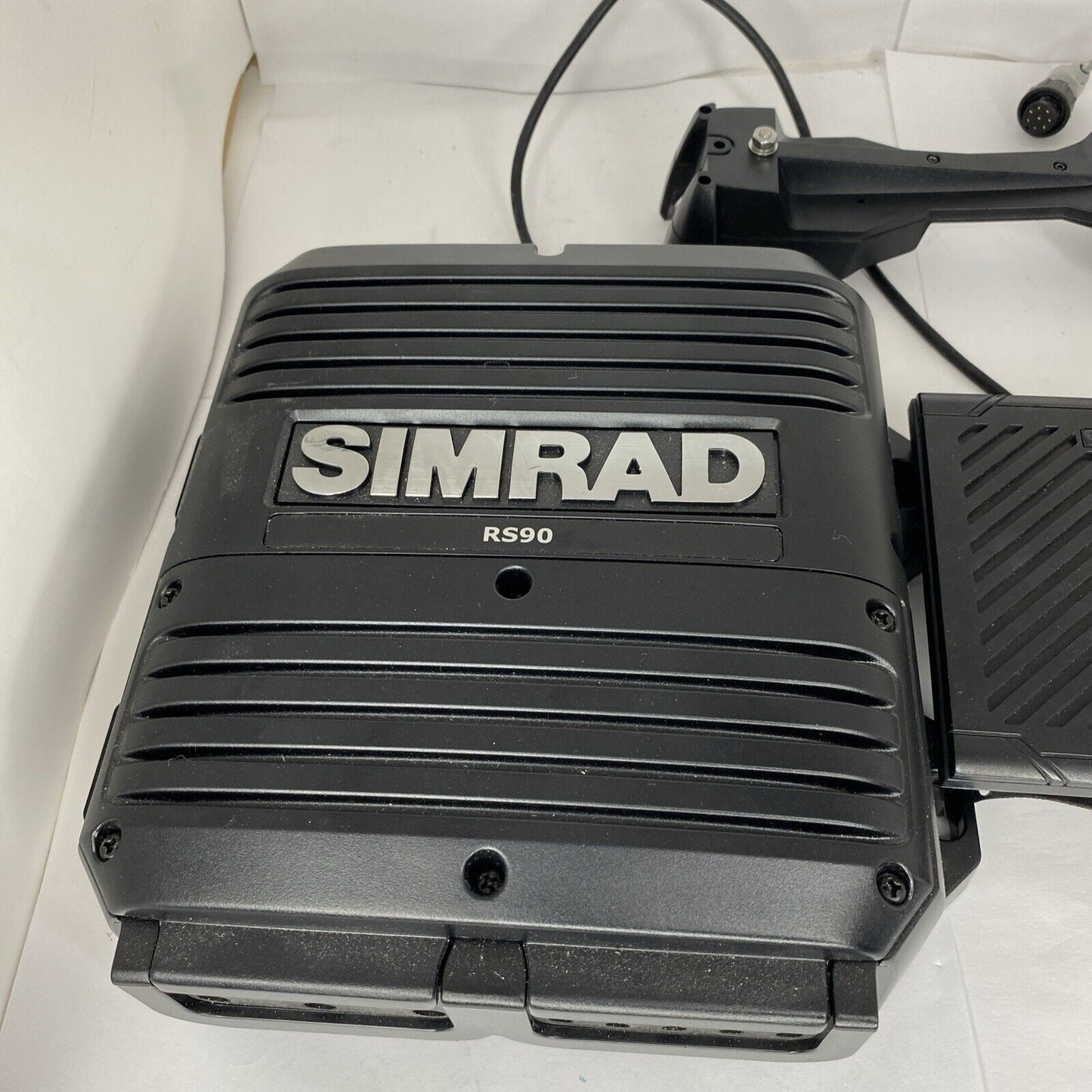 Simrad RS90S VHF Radio Transceiver Black Box with HS90 VHF Wired Handset